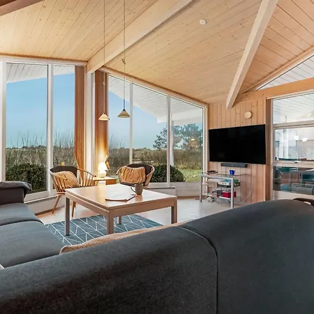 Garth - 50m From The Sea By Interhome Bøtø By