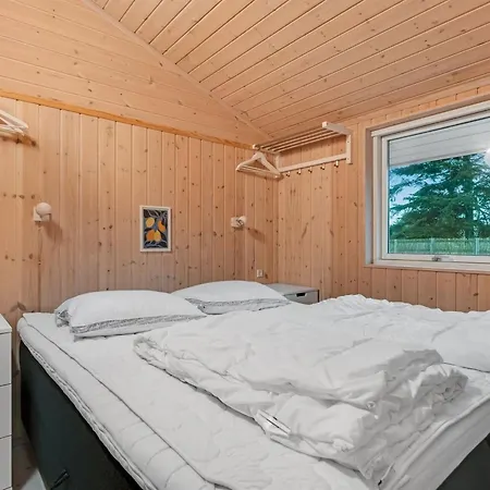 Garth - 50m From The Sea By Interhome Feriehus Bøtø By
