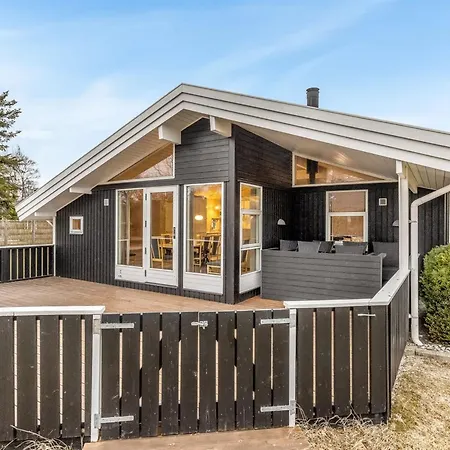 Prázdninový dům Garth - 50m From The Sea By Interhome Bøtø By